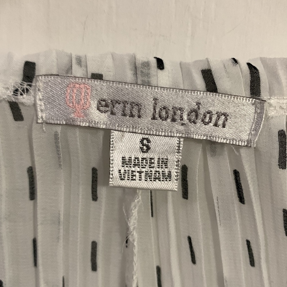 Erin London NWT no closure Wrap / cover. Great Career wear. size 8 - Picture 2 of 6